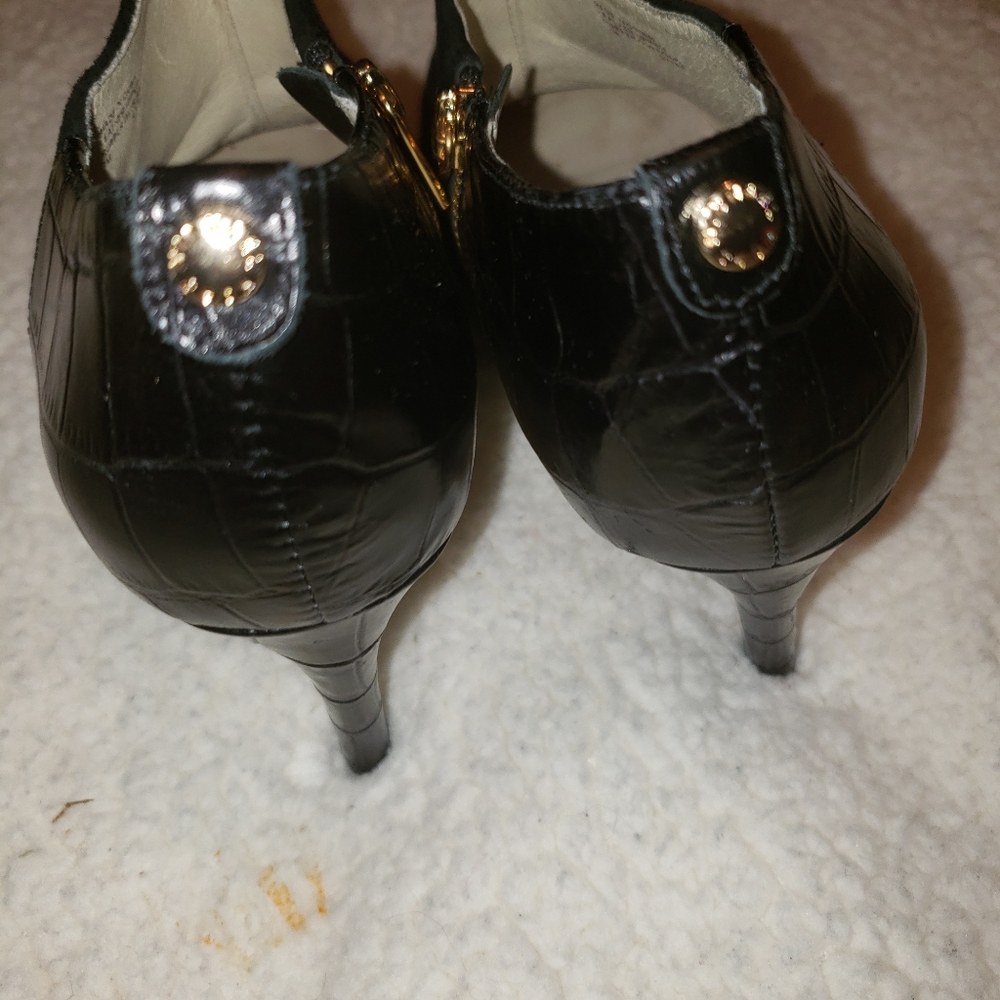 Micheal Kors ankle bootie heels size 7 - Picture 4 of 6